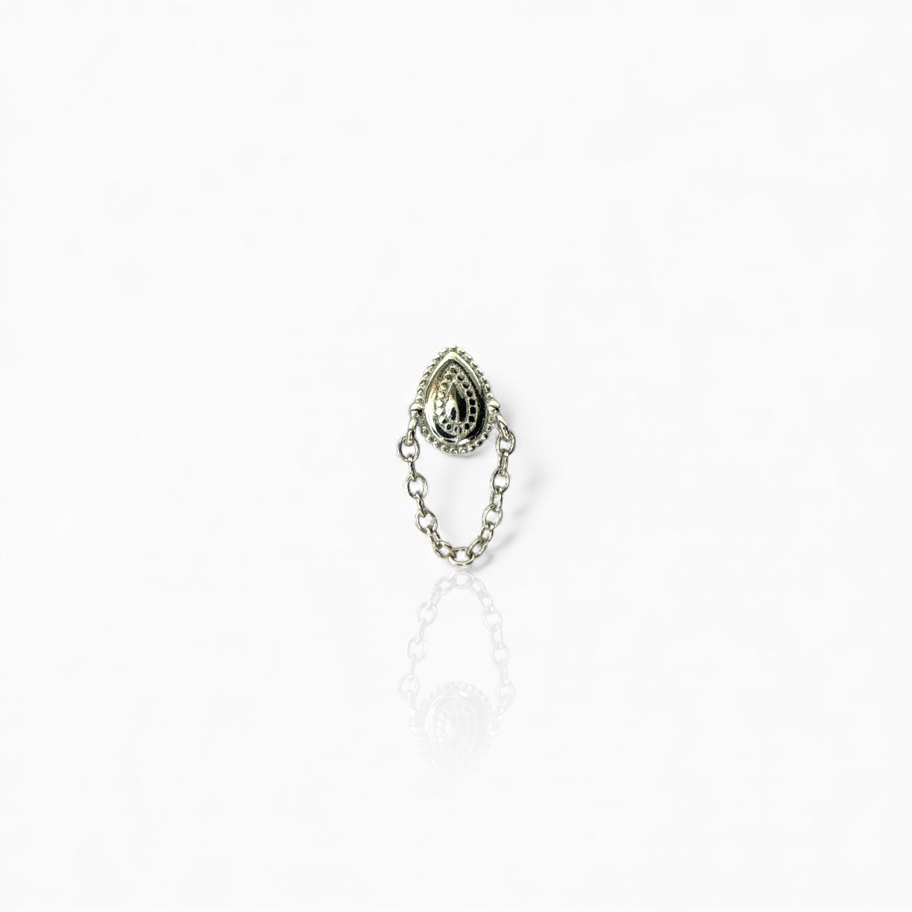 Merry Vintage Piercing 1