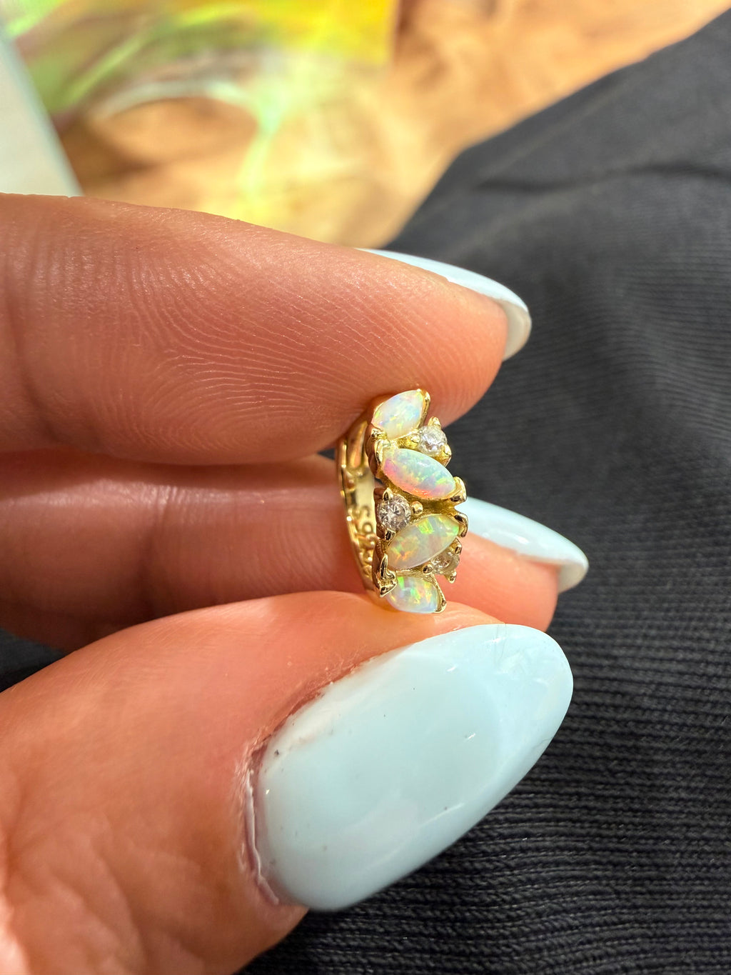 Aura Opal Mini Halka Küpe