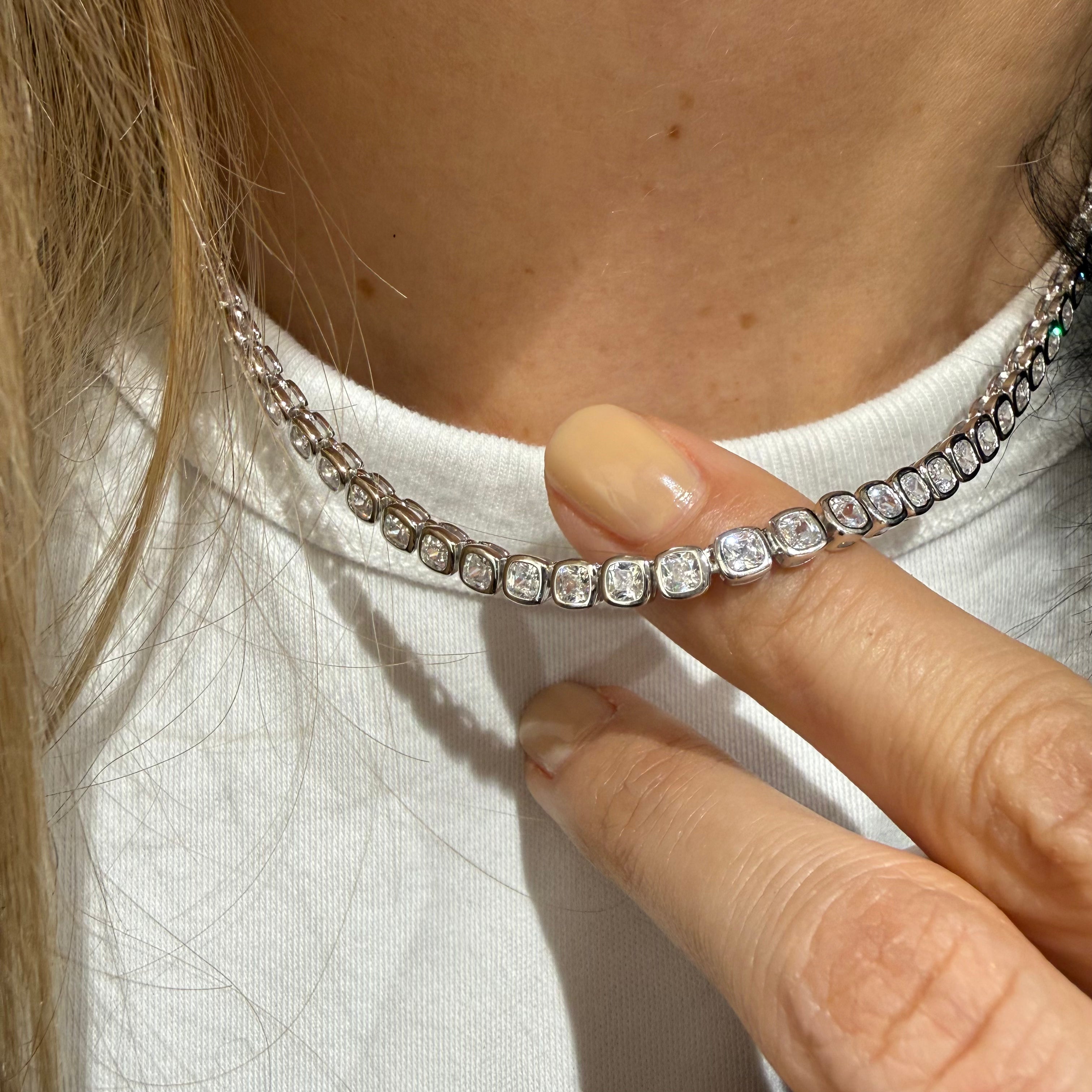 Merry Fav Suyolu Kolye