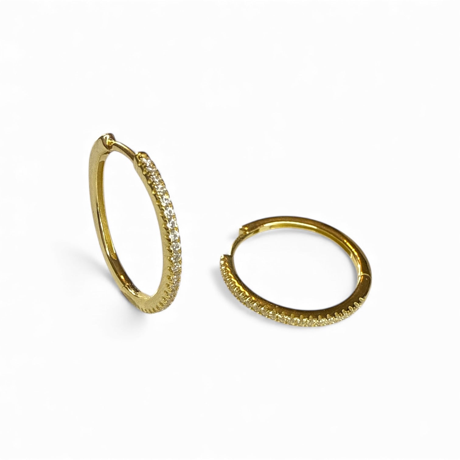 Merry Taşlı İnce Halka Küpe