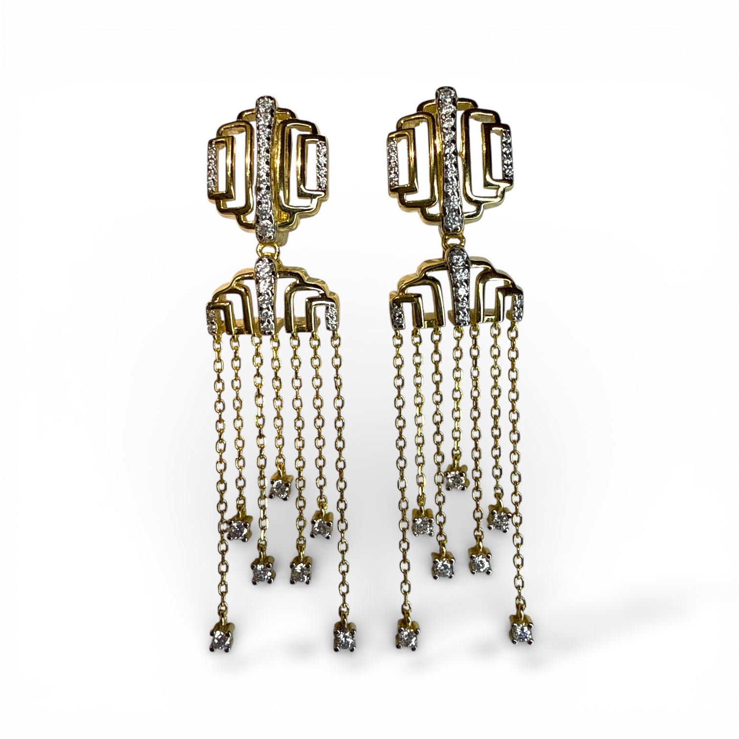 Nova Sallantılı Küpe