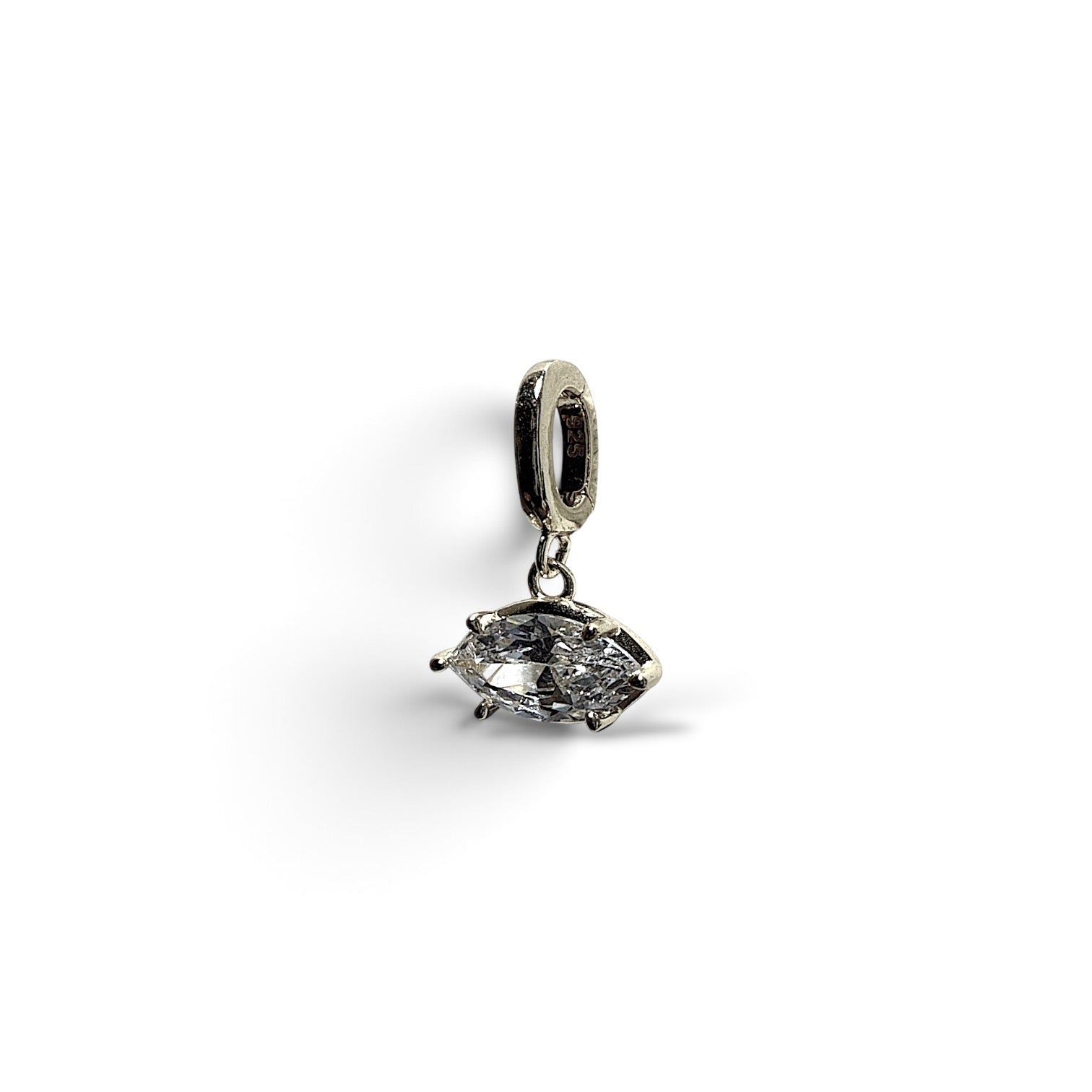 Aura Markiz Charm