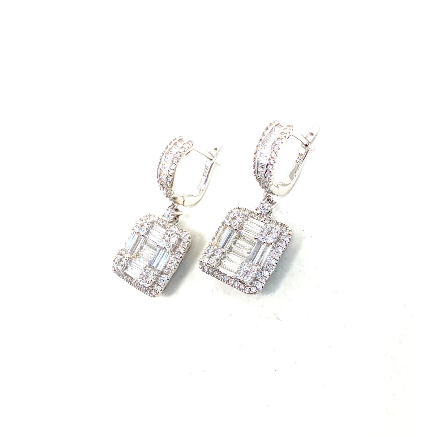 Kadın Gümüş Sallantılı Kare Baget Küpe imitasyon Pırlanta Görünümlü 925 ayar silver