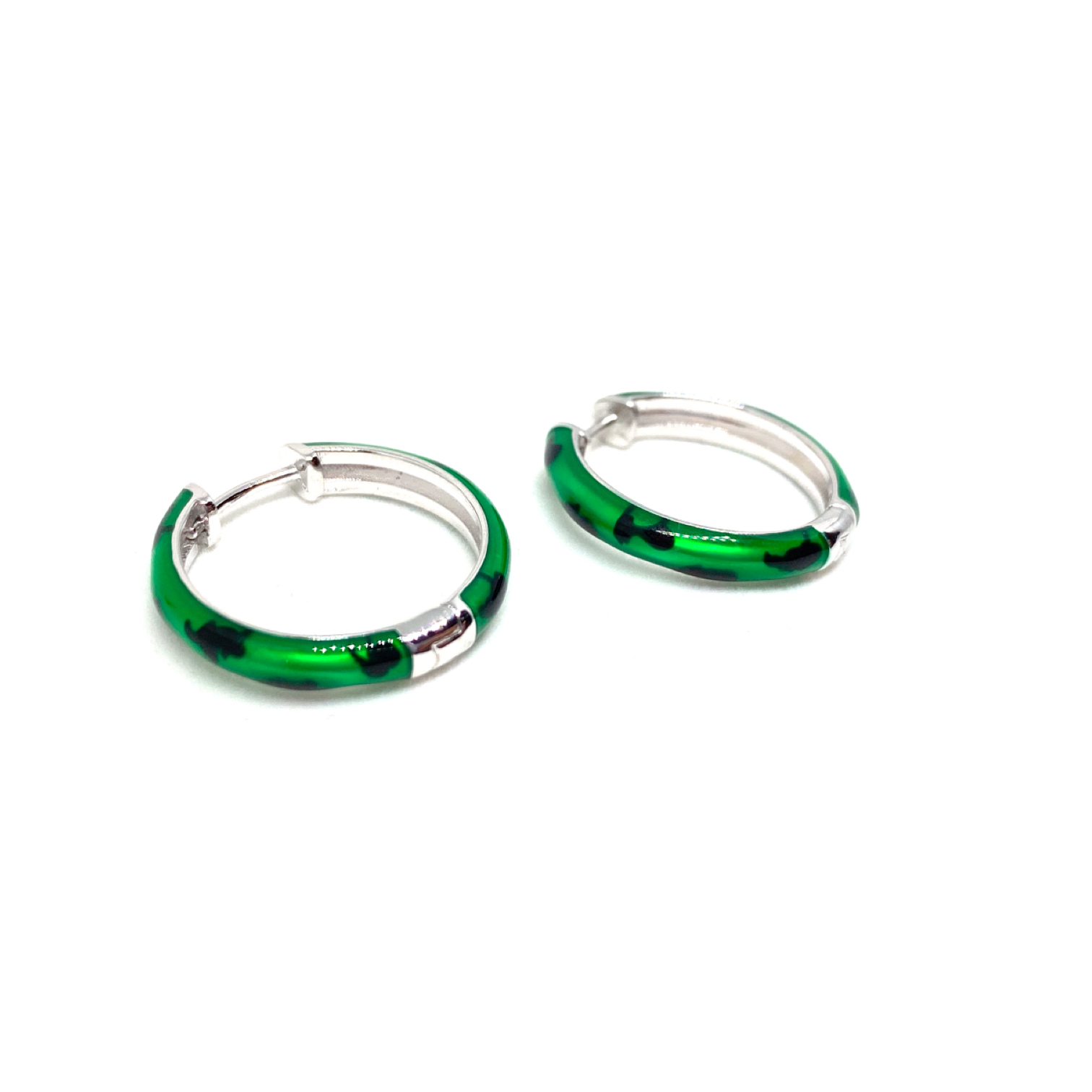 Kadın Gümüş Neon Halka Küpe Desenli renkli yeşil 925 ayar mineli