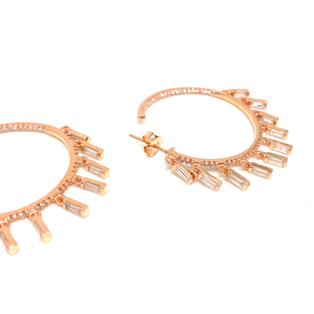 Kadın Gümüş Baget Taşlı Shakira Halka Küpe imitasyon Pırlanta Görünümlü 925 ayar rose renk