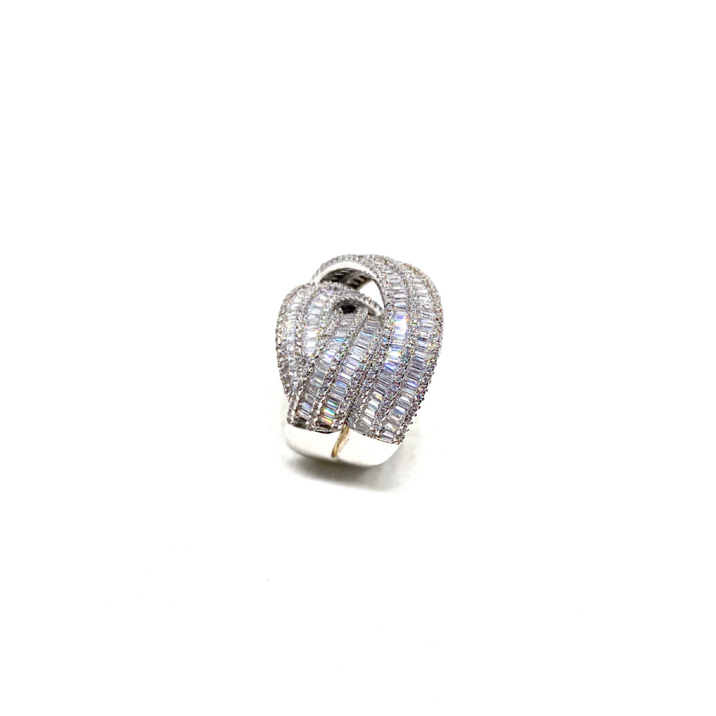 Large Knot Ring