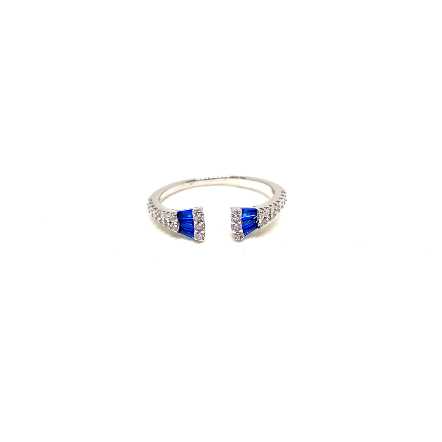 Hug Baguette Ring