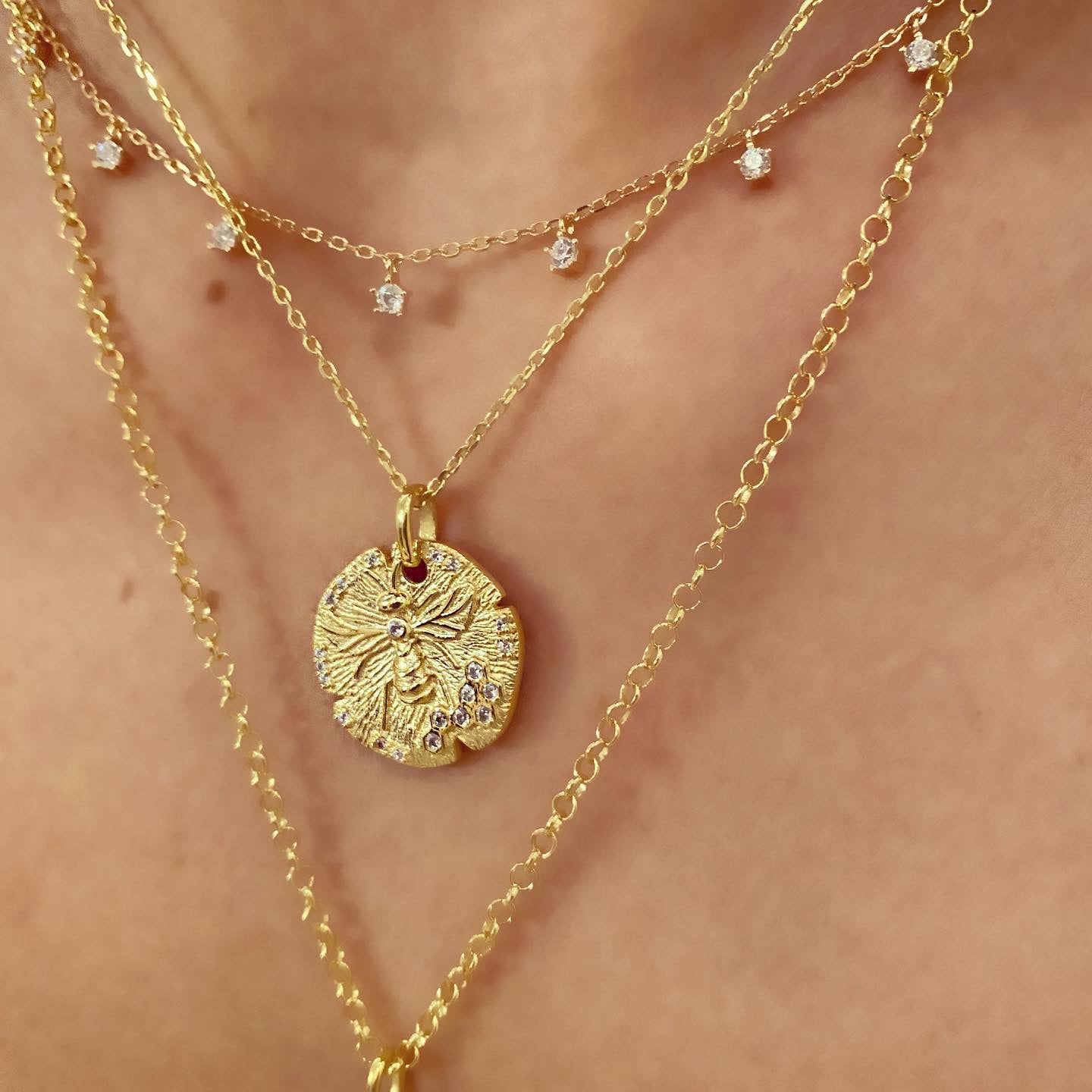 Minimal Taşlı Choker Kolye Tasma Altın Rengi 925 ayar gold Boyunda Duruşu kombin