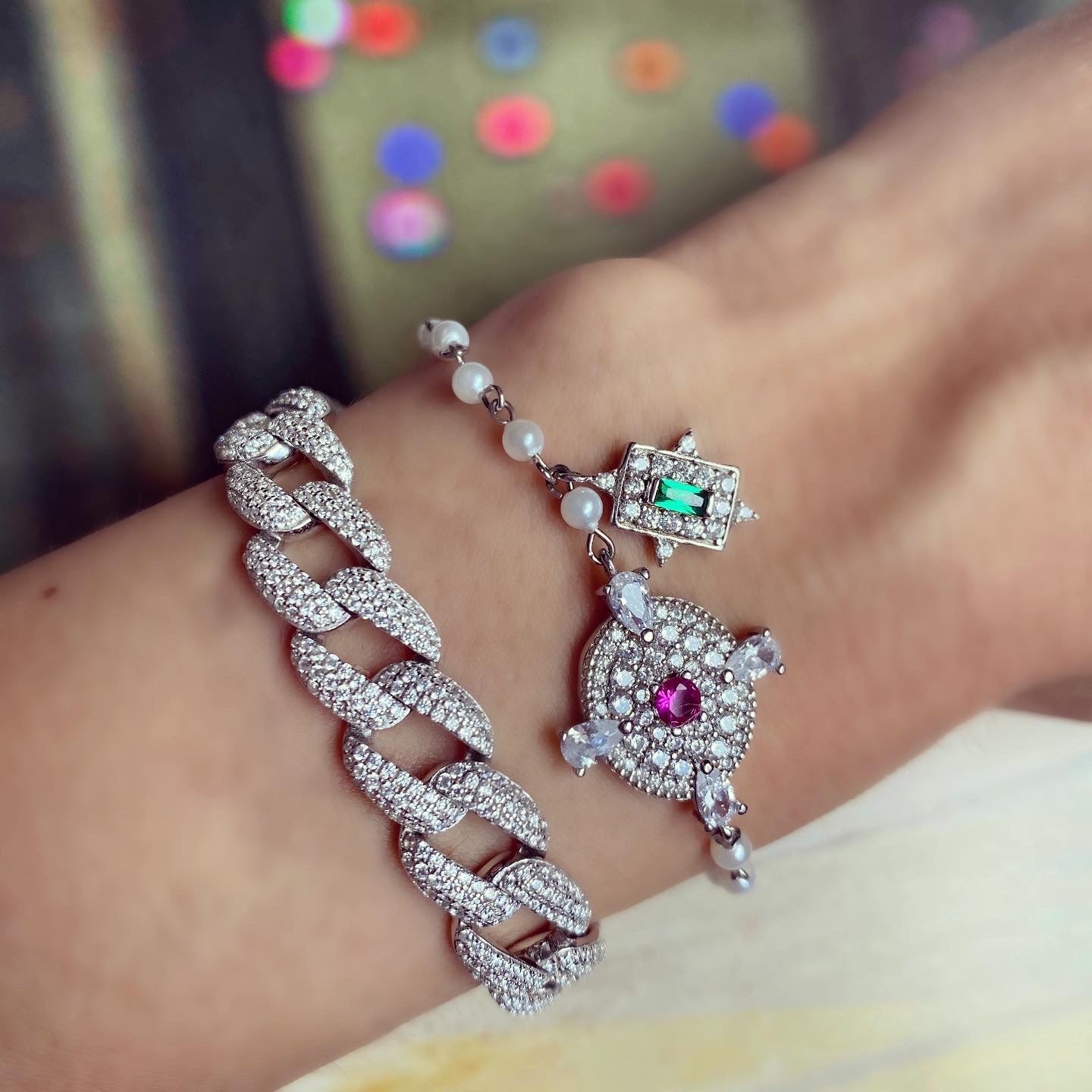 Kadın Gümüş İncili Charm Şans Bileklik imitasyon yakut zümrüt 925 ayar bilekte duruşu