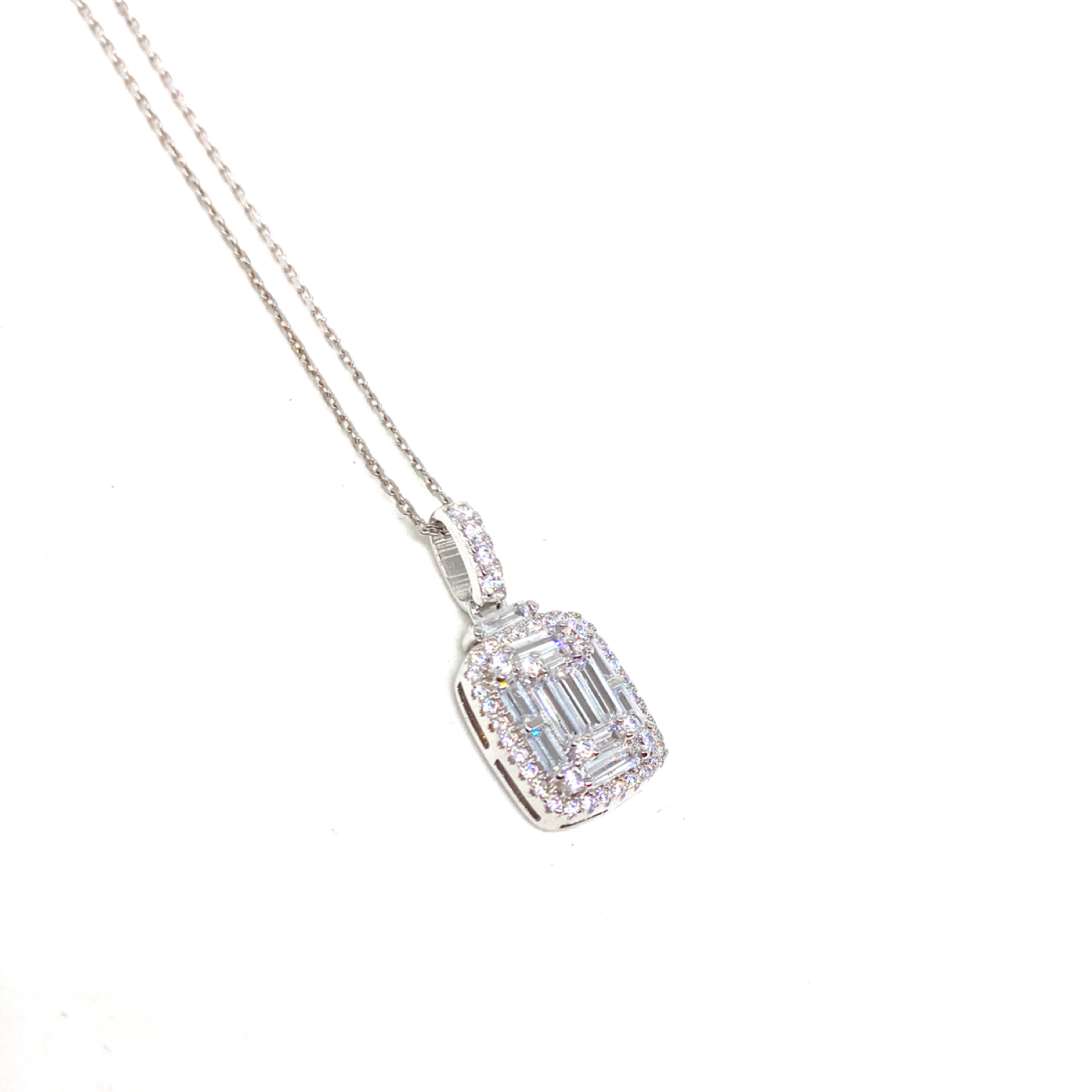 Kadın Gümüş imitasyon Pırlanta Görünümlü Yüksek Montürlü Baget Kolye 925 ayar