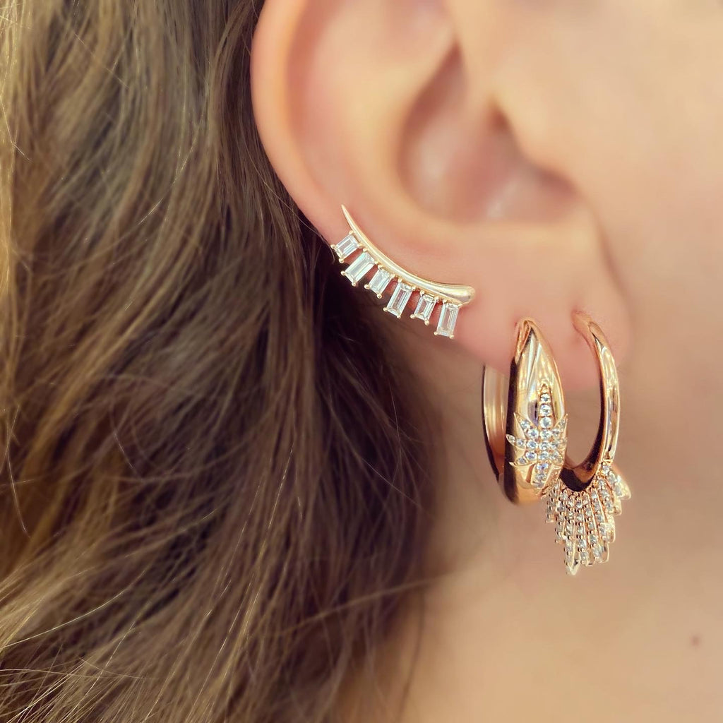 Kadın Gümüş Kutup Yıldızlı Klasik Halka Küpe Altın Görünümlü 925 ayar kombin kulakta duruşu