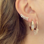 Kadın Gümüş Kutup Yıldızlı Klasik Halka Küpe Altın Görünümlü 925 ayar kombin kulakta duruşu