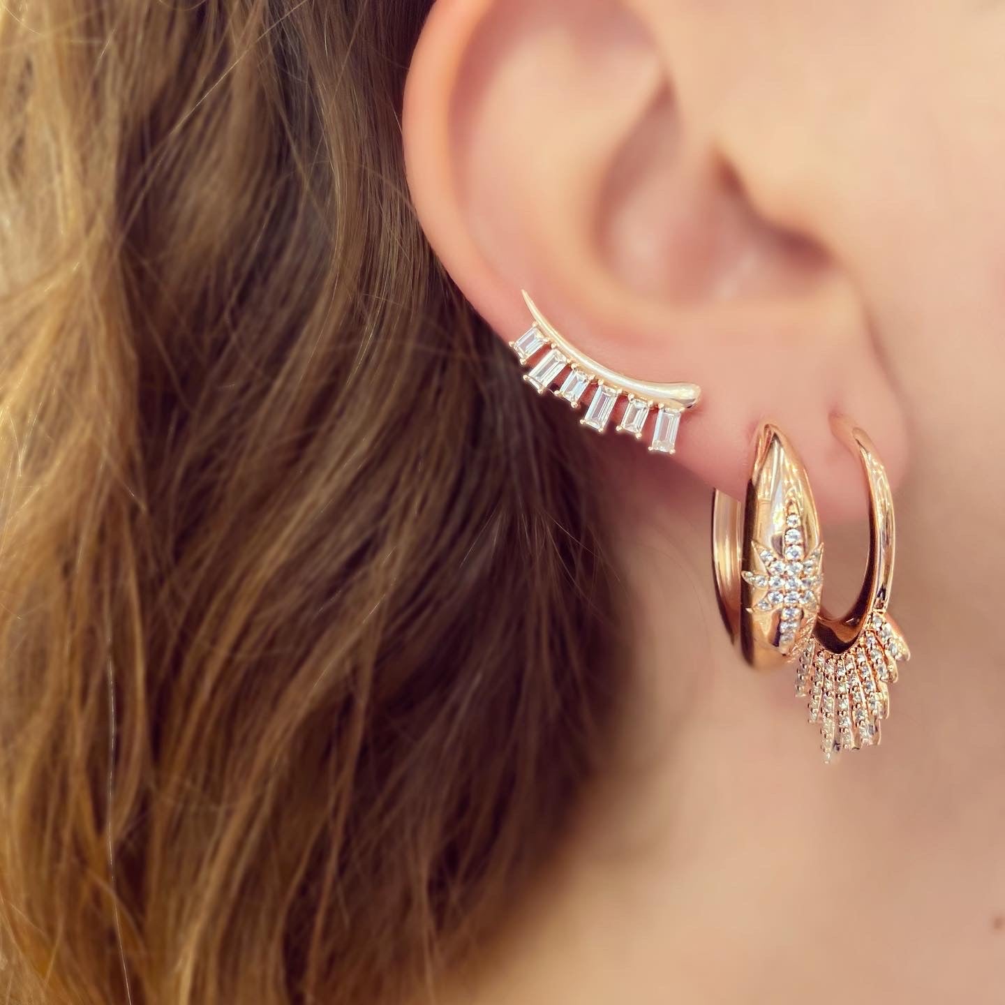 Kadın Gümüş Queen Halka Küpe yeşil saçaklı vintage 925 ayar kombin kulakta duruşu 